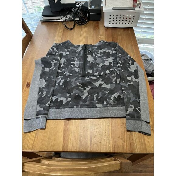 Nike Camo Sweatshirt Women's Small - Picture 5 of 8